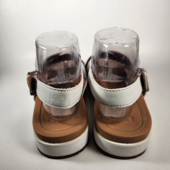 UGG Women's Kamile Sandal 10 White Leather Chris Cross Adjustable Comfort Shoe - Picture 8 of 11